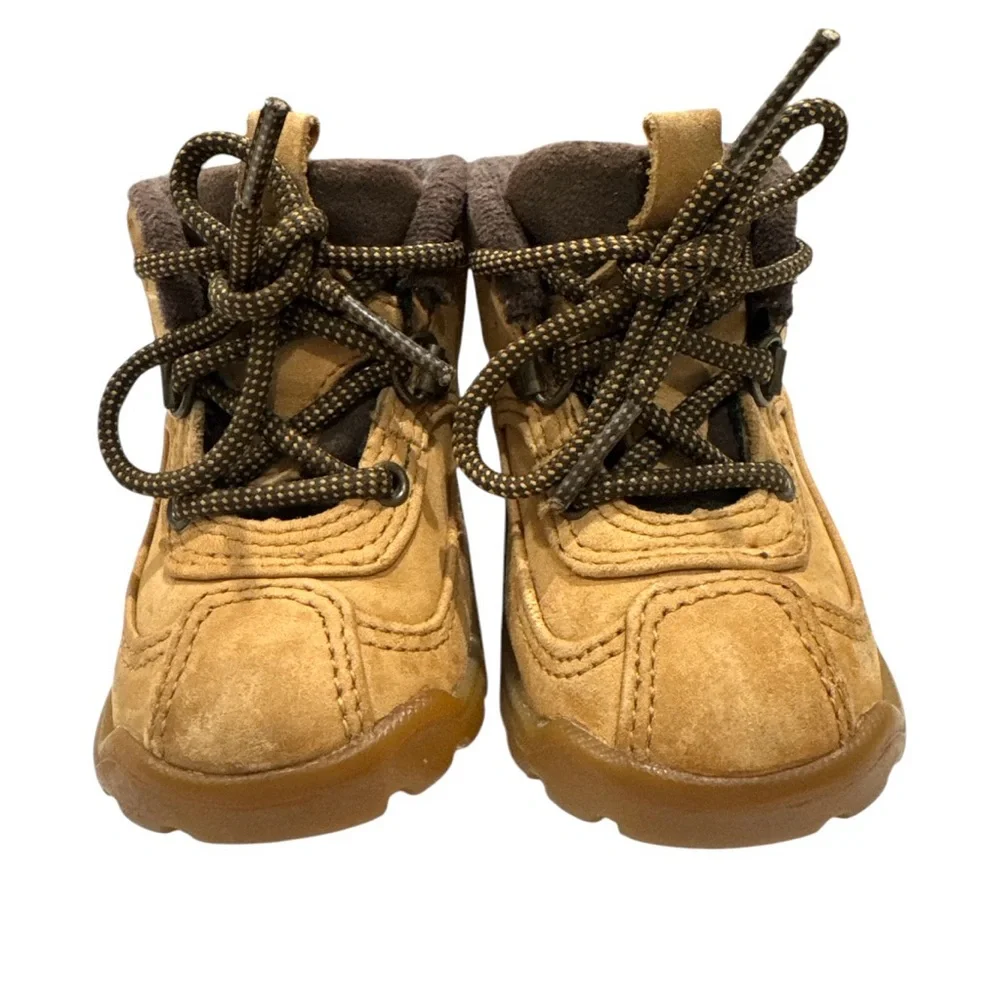 Nike ACG Kids Tan Boots Size 4C